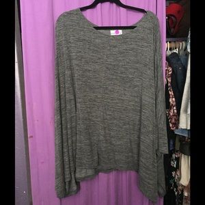 Ava and Viv gray top