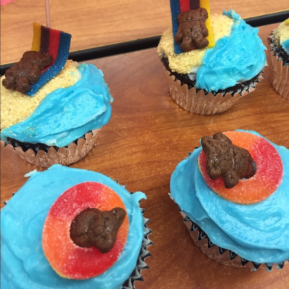 It's All About the Clothes--Go Stylin'! - Picture 2 of 3