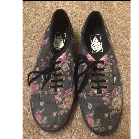 Floral vans!🌷🌸 - Picture 1 of 3