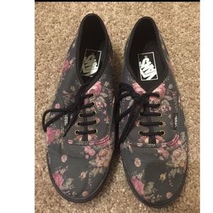 Floral vans!🌷🌸