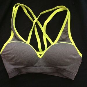 Strappy-back Seamless Padded Sports bra