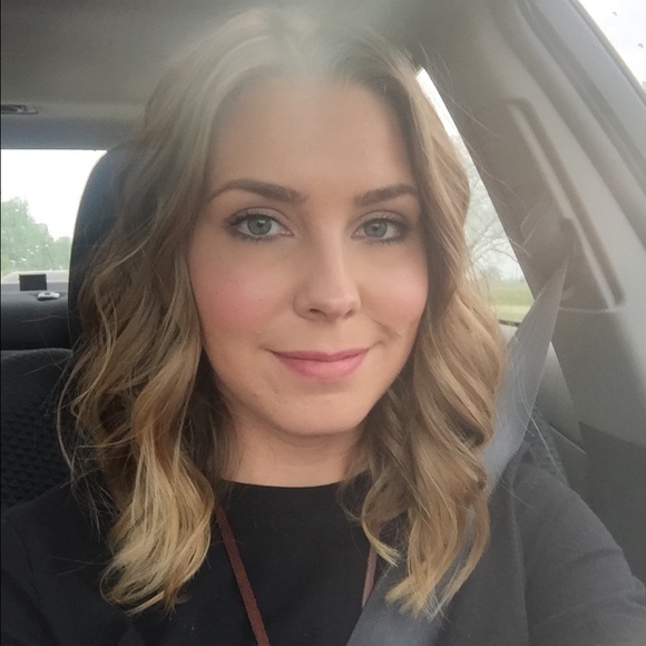 Meet your Posher, Cortney