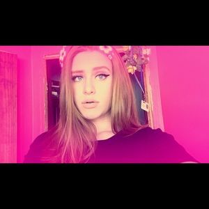 Meet your Posher, Danielle