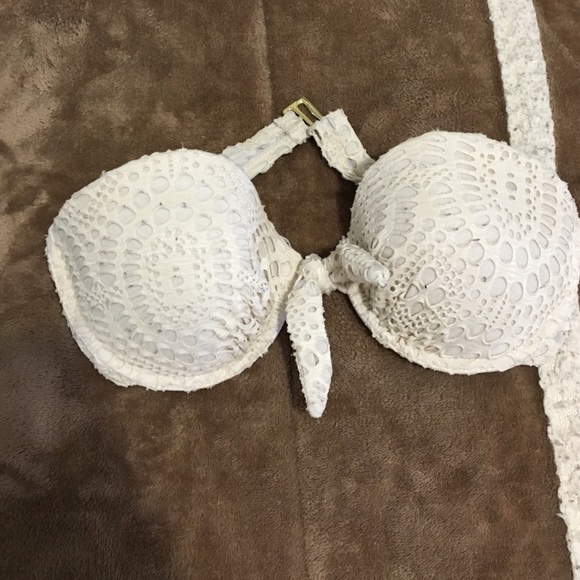 Bikini - Picture 2 of 3