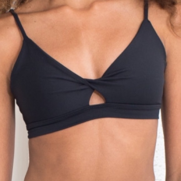 Hackwith Design House -  Twist top