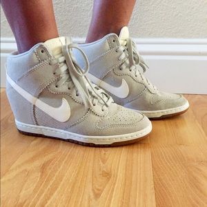 NIKE Sky High Dunks