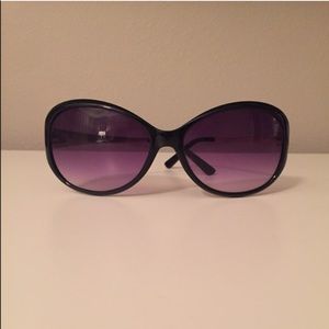 🎀 authentic Betsy Johnson sunglasses 🎀