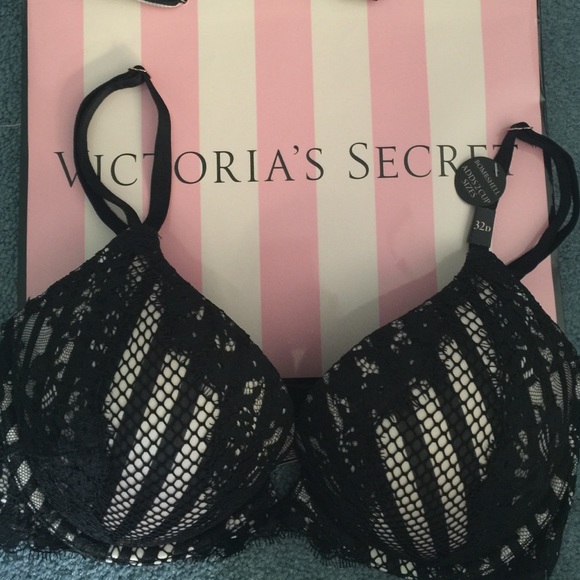 ✨PRICE DROP ✨New Victoria's Secret bombshell bra!