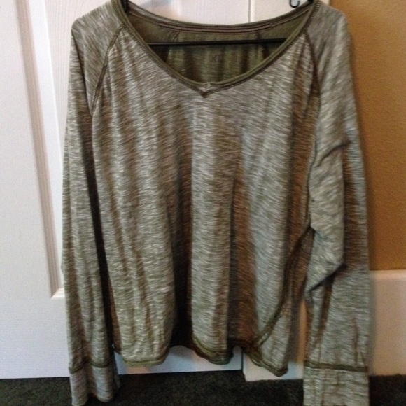 XL long sleeve shirt.