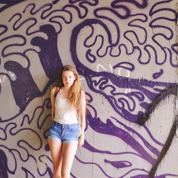 Meet your Posher, Kat - Picture 5 of 5