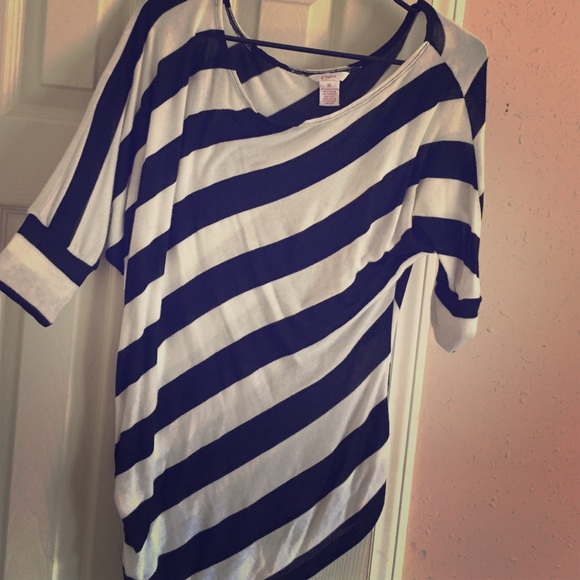 💥SOLD LOCALLY💥Black and White Striped Tunic