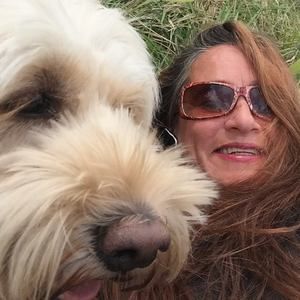 Meet your Posher, Lora