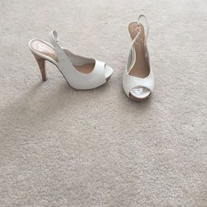 White peep toe pumps