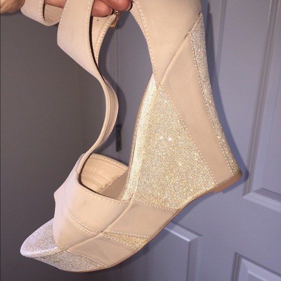 Shoes - Picture 3 of 4