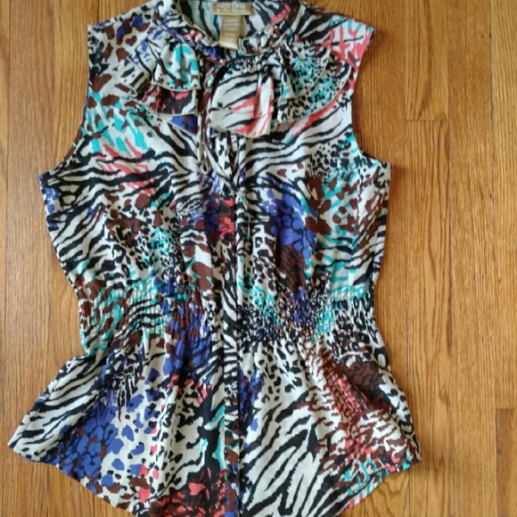 Miss Tina sleeveless blouse - Picture 2 of 3