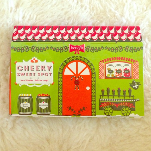 Limited Edition Benefit Blush Set