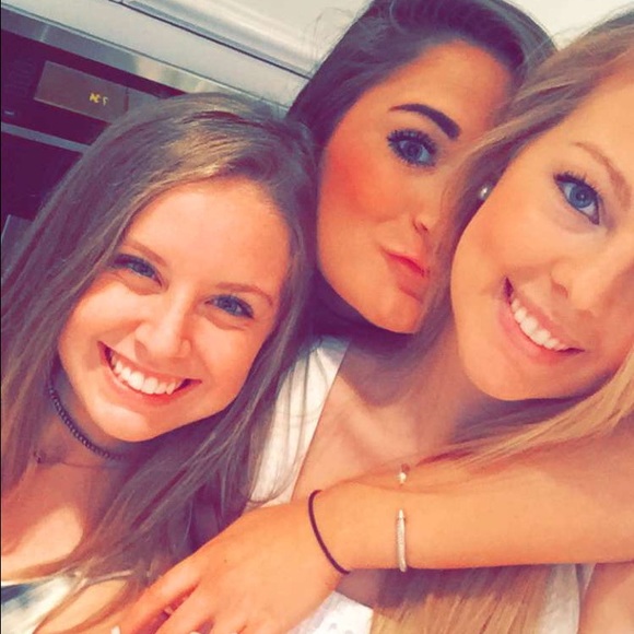 Meet your Posher, Caroline