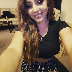 Meet your Posher, Candice