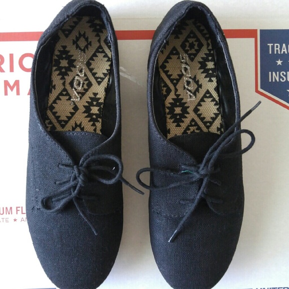 Black Canvas Oxfords