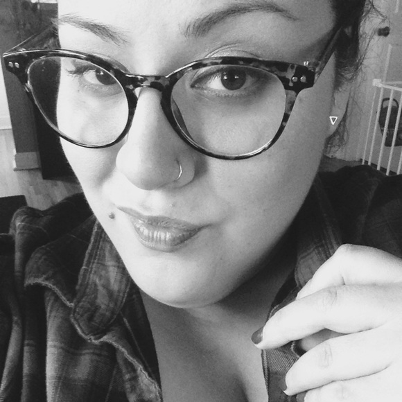 Meet your Posher, Gina - Picture 1 of 1