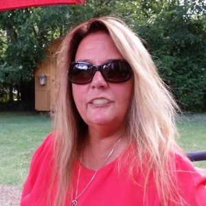 Meet your Posher, Elaine