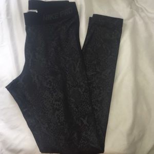 Black Animal Print Women's Nike Pro Leggings