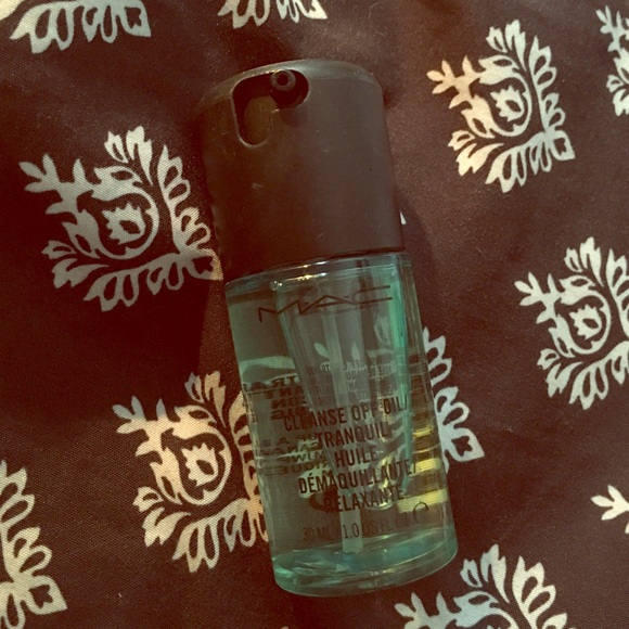 MAC Cleanse Off Oil