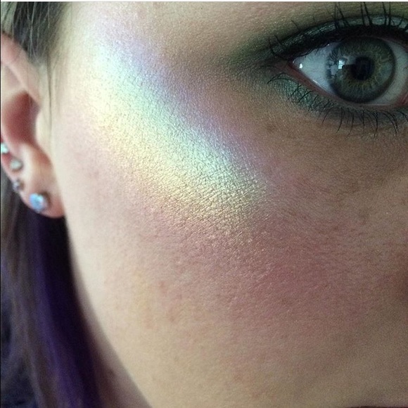 Rainbow Highlighter On