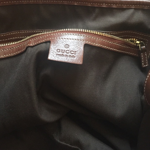 🎉🎉 💯 Authentic Beautiful Gucci Bag - Picture 3 of 4