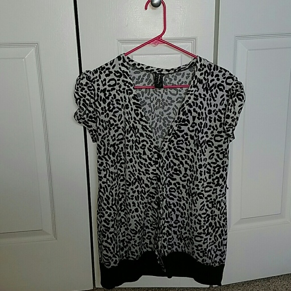 Shortsleeve cheetah long cardigan