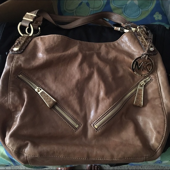 Micheal Kors - Picture 2 of 4