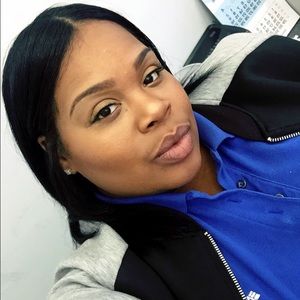 Meet your Posher, Desiree