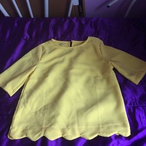 Yellow summer scalloped edges top🌻