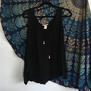 Cold shoulder cutout top ❤️