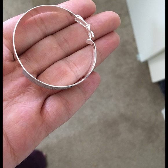 .925 Stamped  Hoop earring - Picture 4 of 4