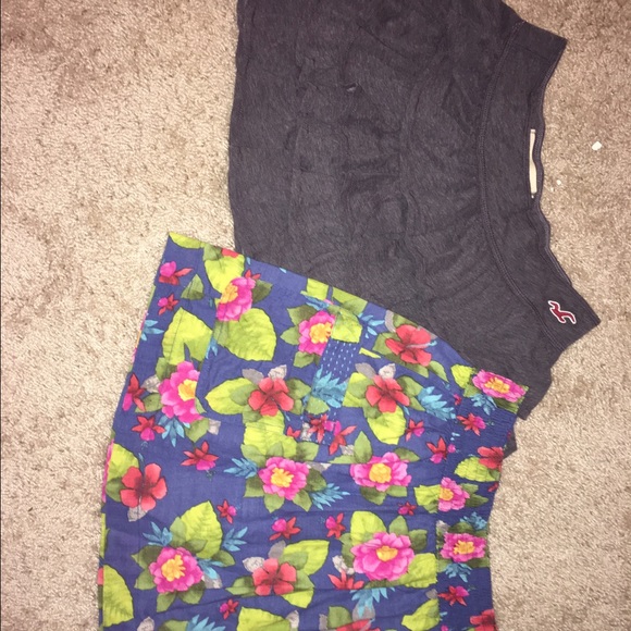 Two barely worn skirts from Hollister!
