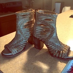 Freebirds by, Steve Madden