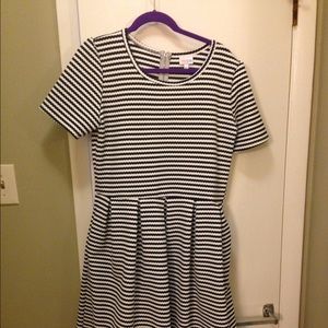 Amelia Dress EUC