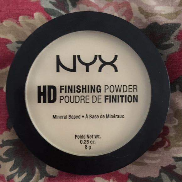 SOLD🚫🍌NYX Banana Powder HD Matte for Harleen