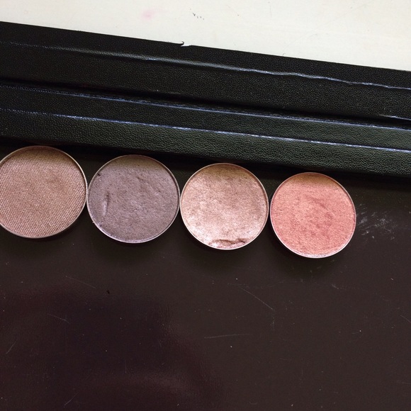 Mac and makeup geek eyeshadow bundle👄 - Picture 3 of 4
