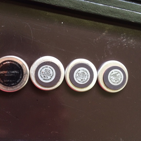 Mac and makeup geek eyeshadow bundle👄 - Picture 4 of 4