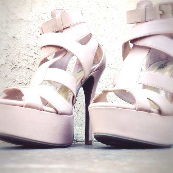 NUDE PLATFORM HEELS - Picture 2 of 3