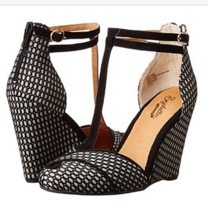 Seychelles Catch A Glimpse Black Fishnet Peep Toe