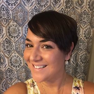 Meet your Posher, Evelyn