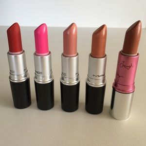Set of 4 Mac Lipsticks and 1 IT Cosmetics lipstick