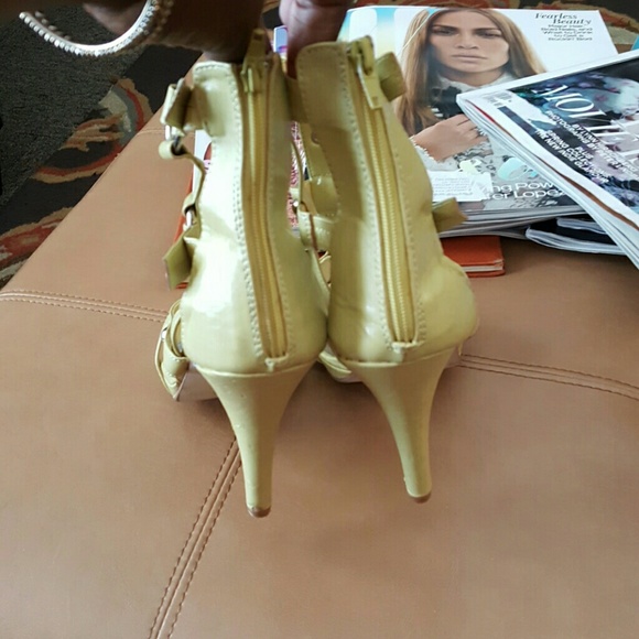 Caged heels - Picture 3 of 4