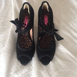 Black Betsey Johnson heels