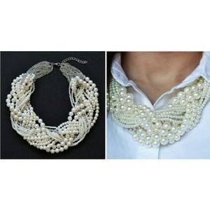 NWOT Pearl Twist Statement Necklace