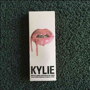 Kylie Jenner gloss