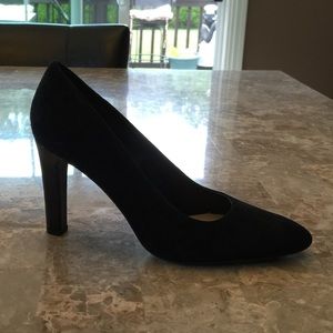 Franco Sarto Tawny Black Suede 7.5 medium width
